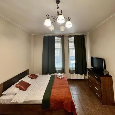 Old City Apartment With Parking Lviv Exterior photo